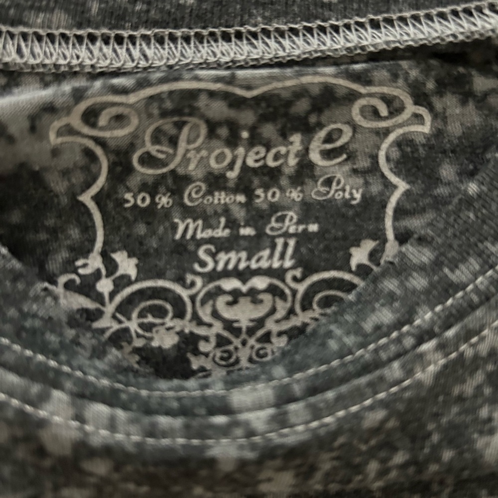Edgy graphic tee - Picture 3 of 3